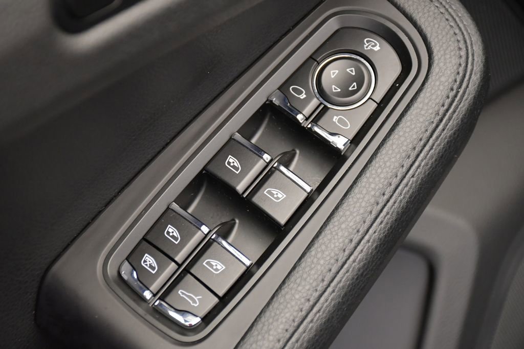 Used 2023 Porsche Macan S image 38