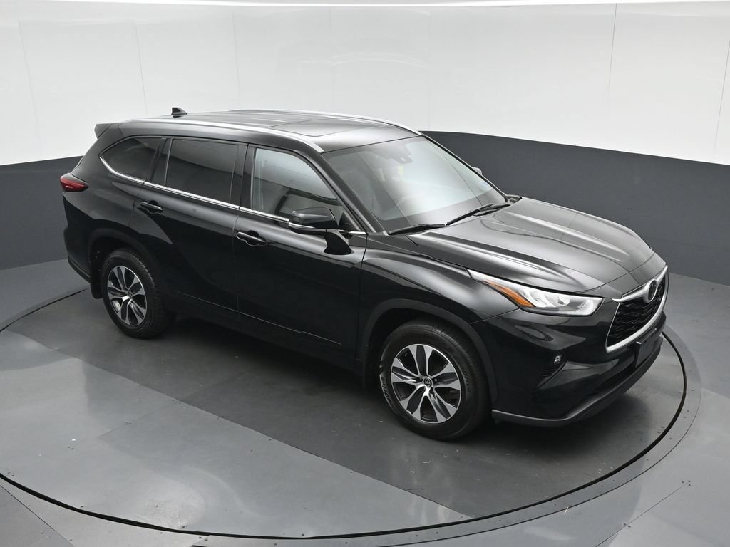 Used 2020 Toyota Highlander XLE AWD/4WD image 70