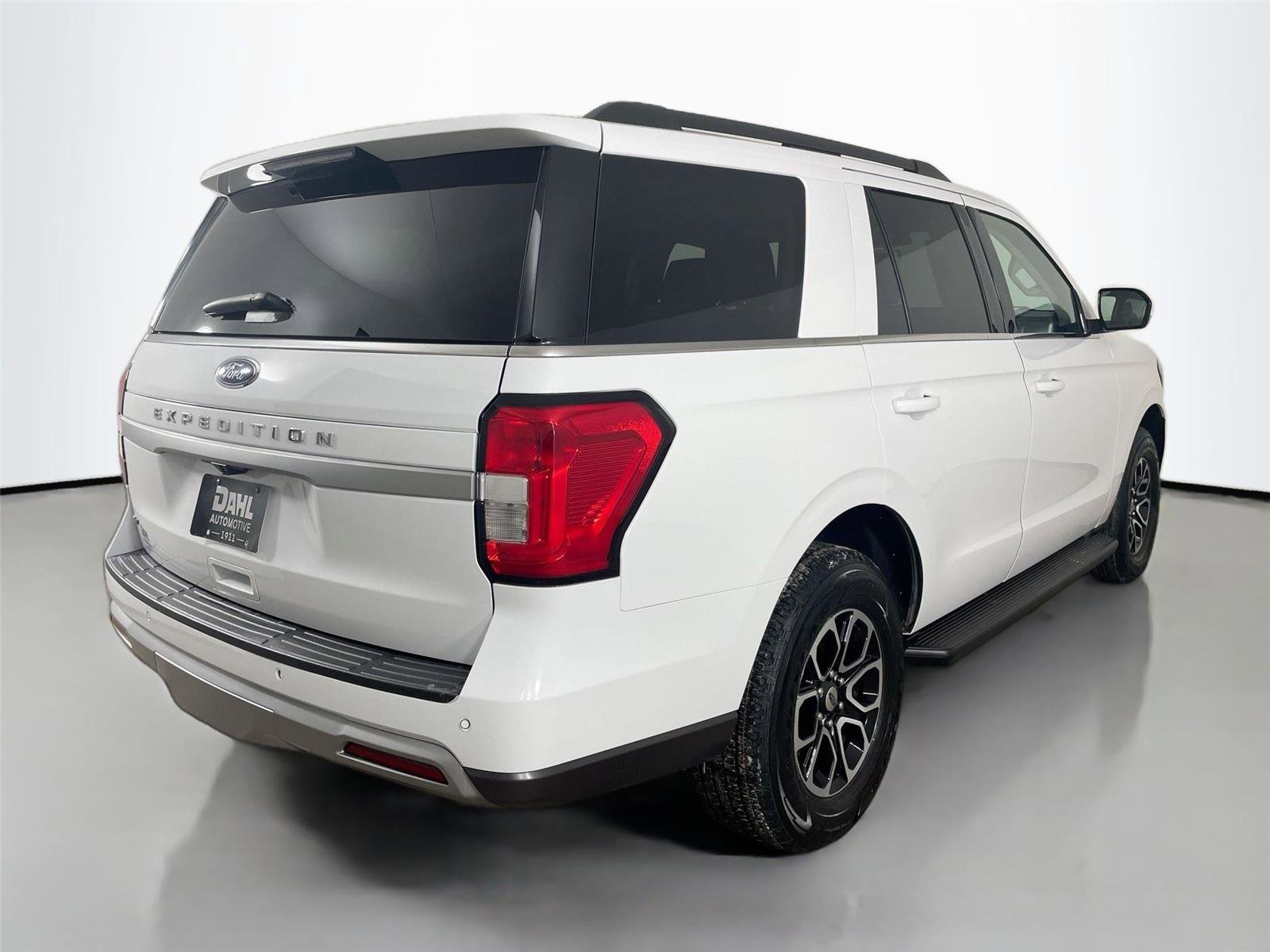 Used 2024 Ford Expedition XLT image 7