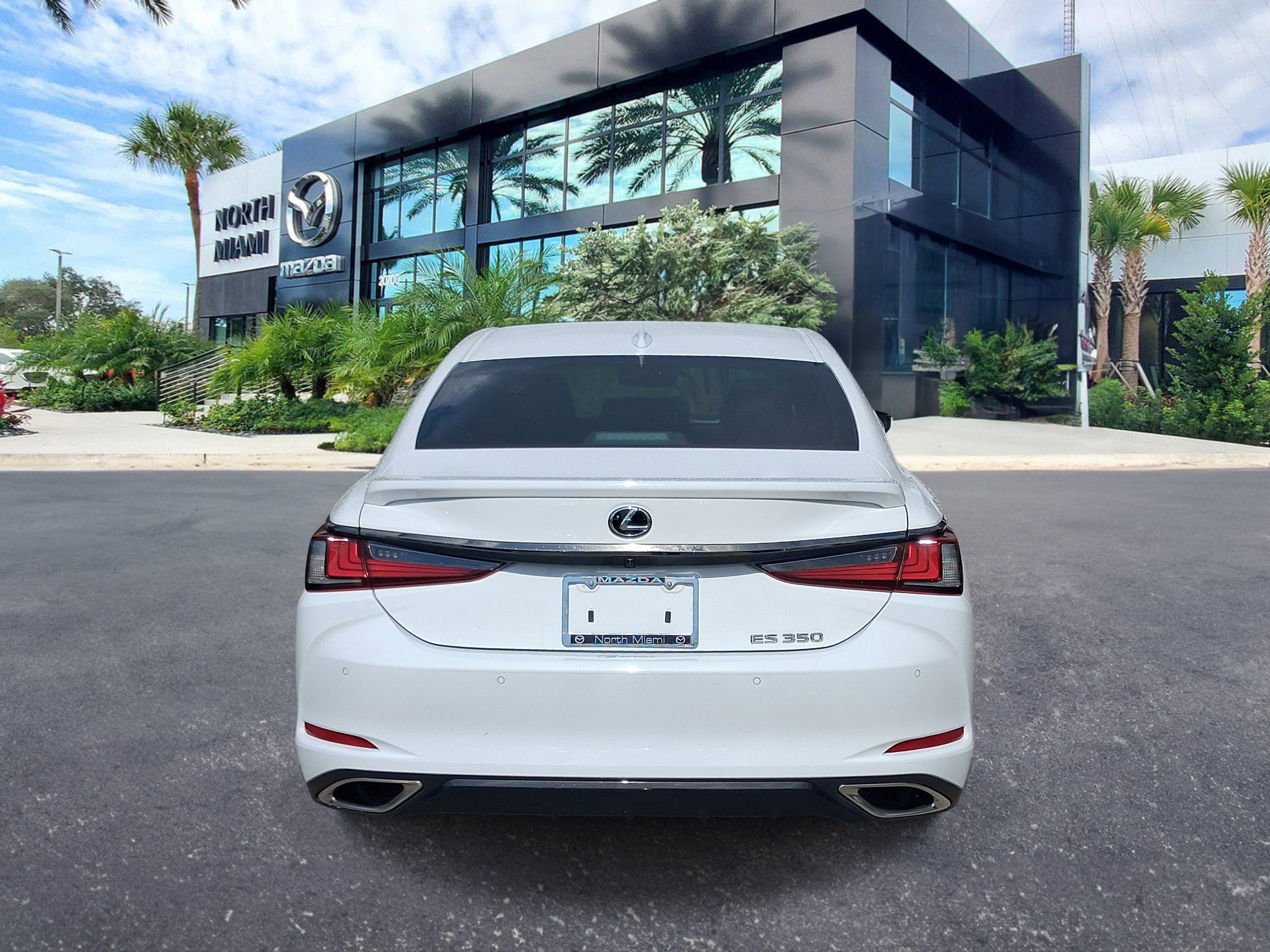 Used 2022 Lexus ES 350 F Sport w/ Accessory Package 2 FWD image 4