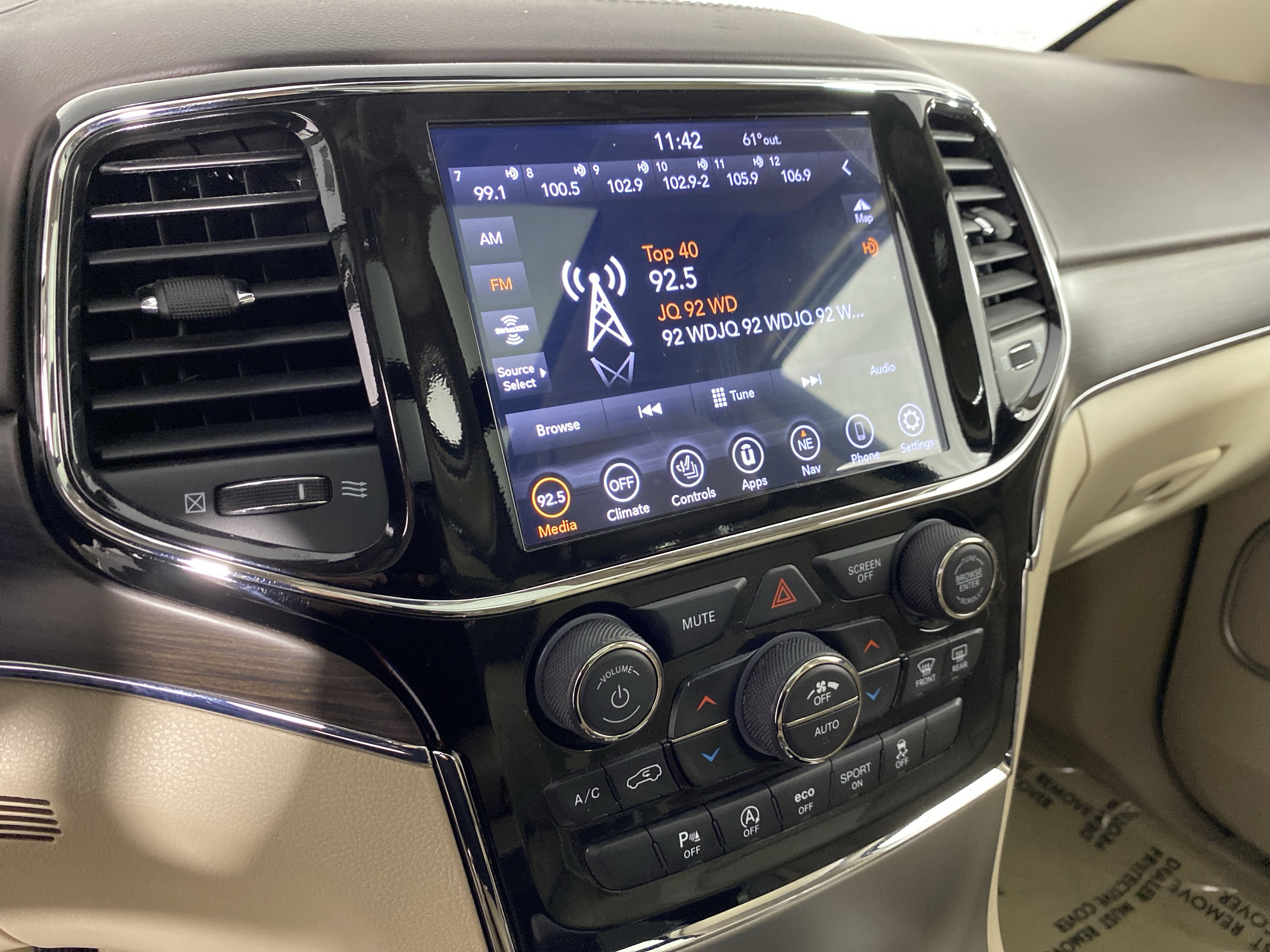 Used 2021 Jeep Grand Cherokee Overland image 40