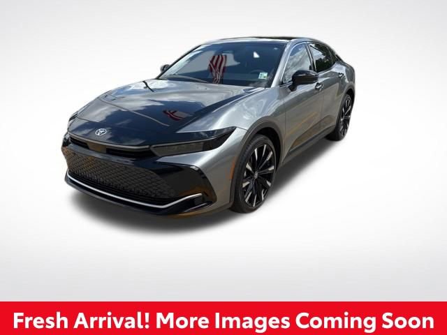 Used 2024 Toyota Crown Platinum AWD/4WD image 1