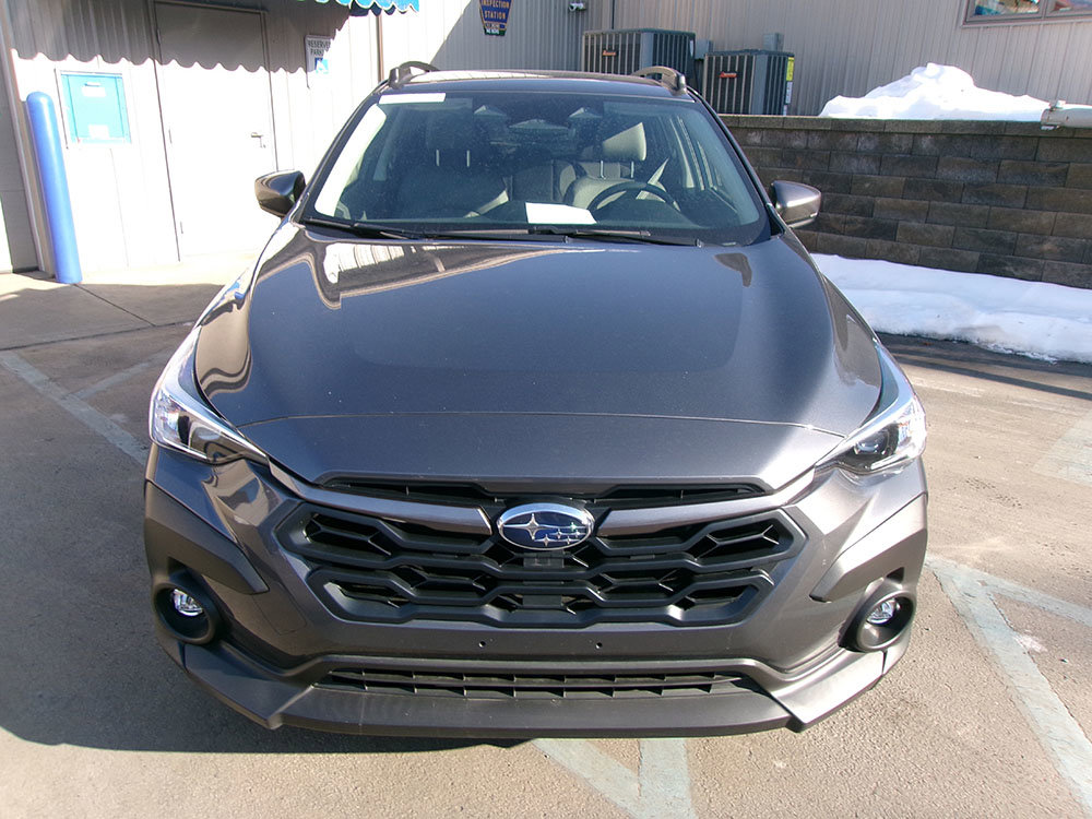 Used 2024 Subaru Crosstrek 2.0i Premium AWD/4WD image 2