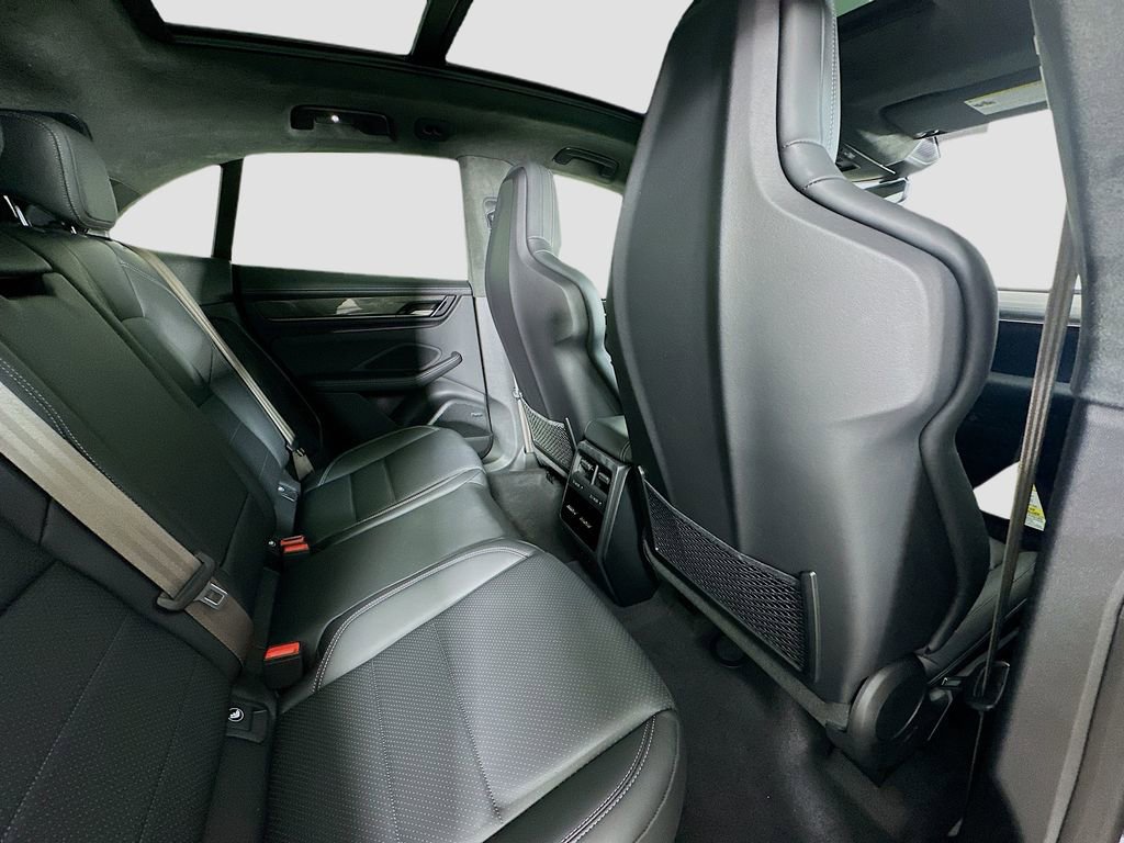 New 2025 Porsche Macan Turbo Electric image 30
