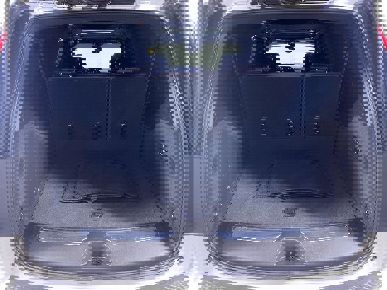 Certified 2023 Cadillac Escalade ESV V image 16