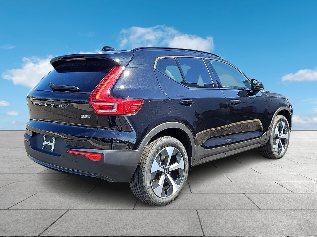 New 2026 Volvo XC40 B5 Core w/ Climate Package AWD/4WD image 6