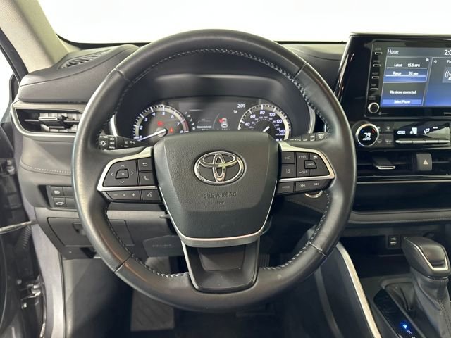 Used 2022 Toyota Highlander XLE image 14