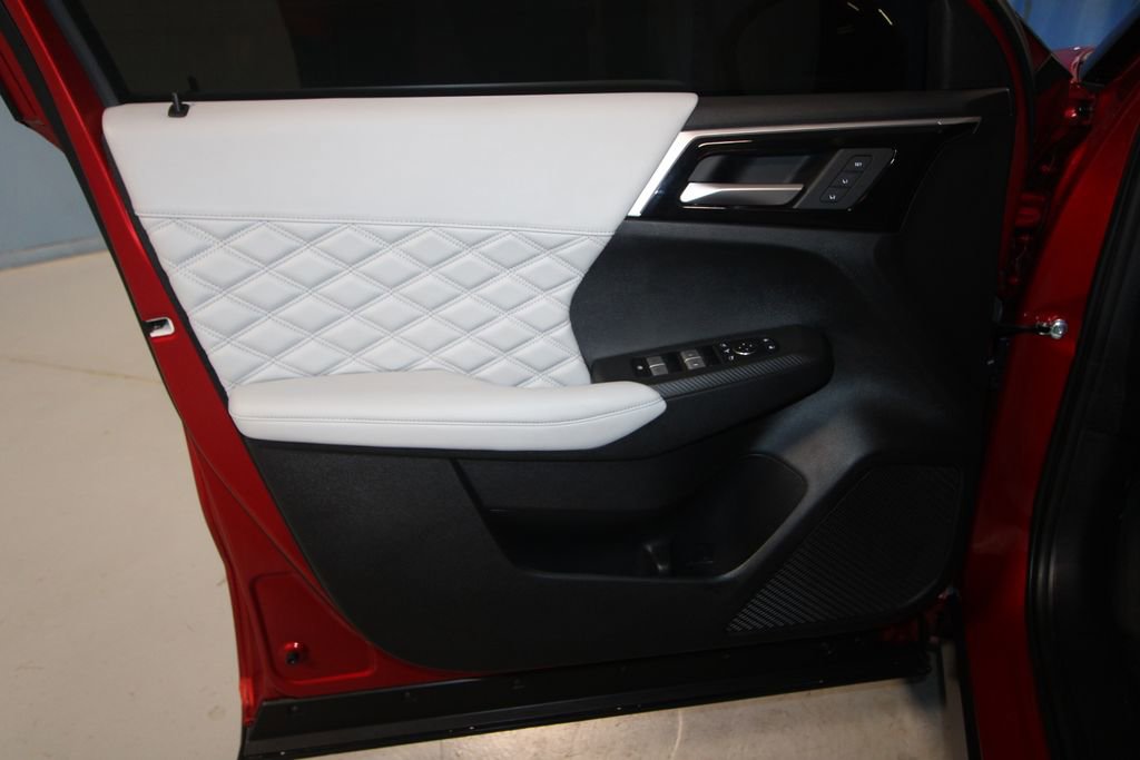 Used 2024 Mitsubishi Outlander SEL image 5