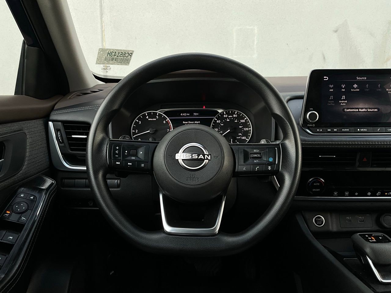 Used 2023 Nissan Rogue SV image 32