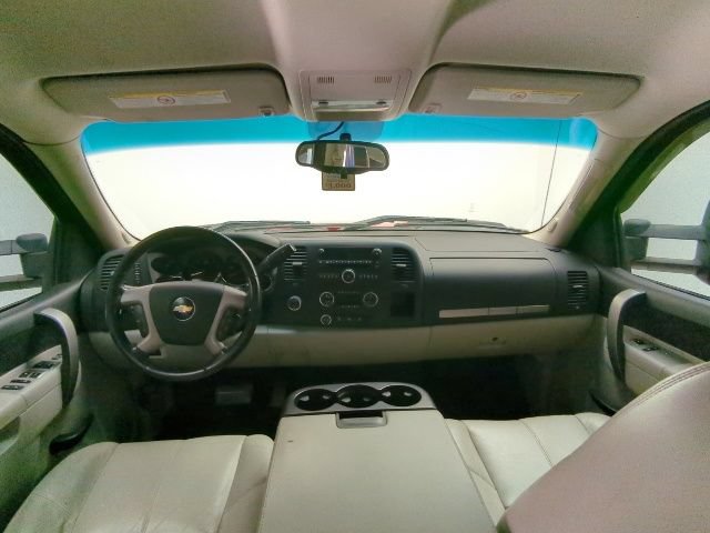 Used 2010 Chevrolet Silverado 2500 LT w/ Interior Plus Package AWD/4WD image 14