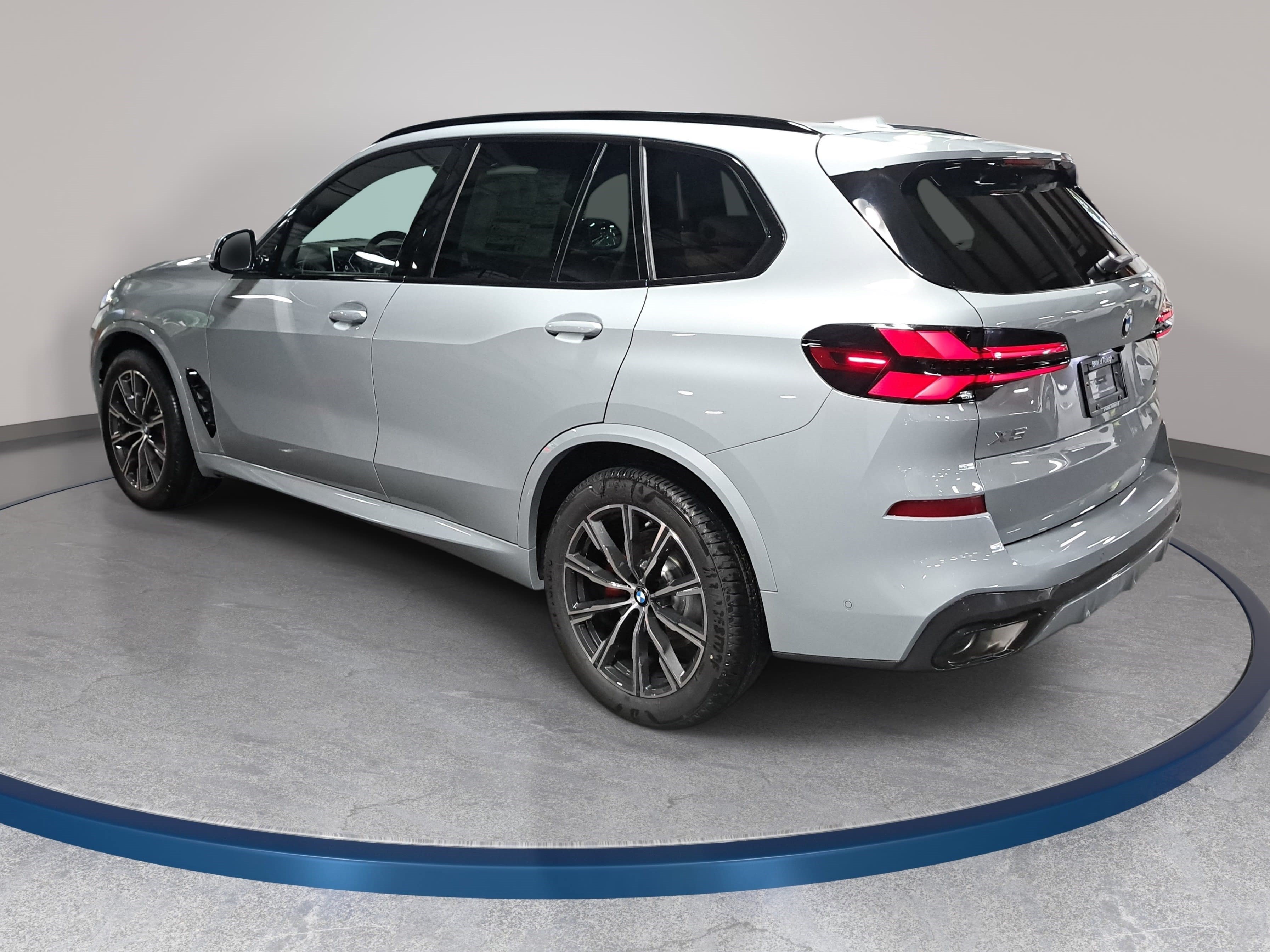 New 2026 BMW X5 xDrive40i w/ M Sport Package AWD/4WD image 7