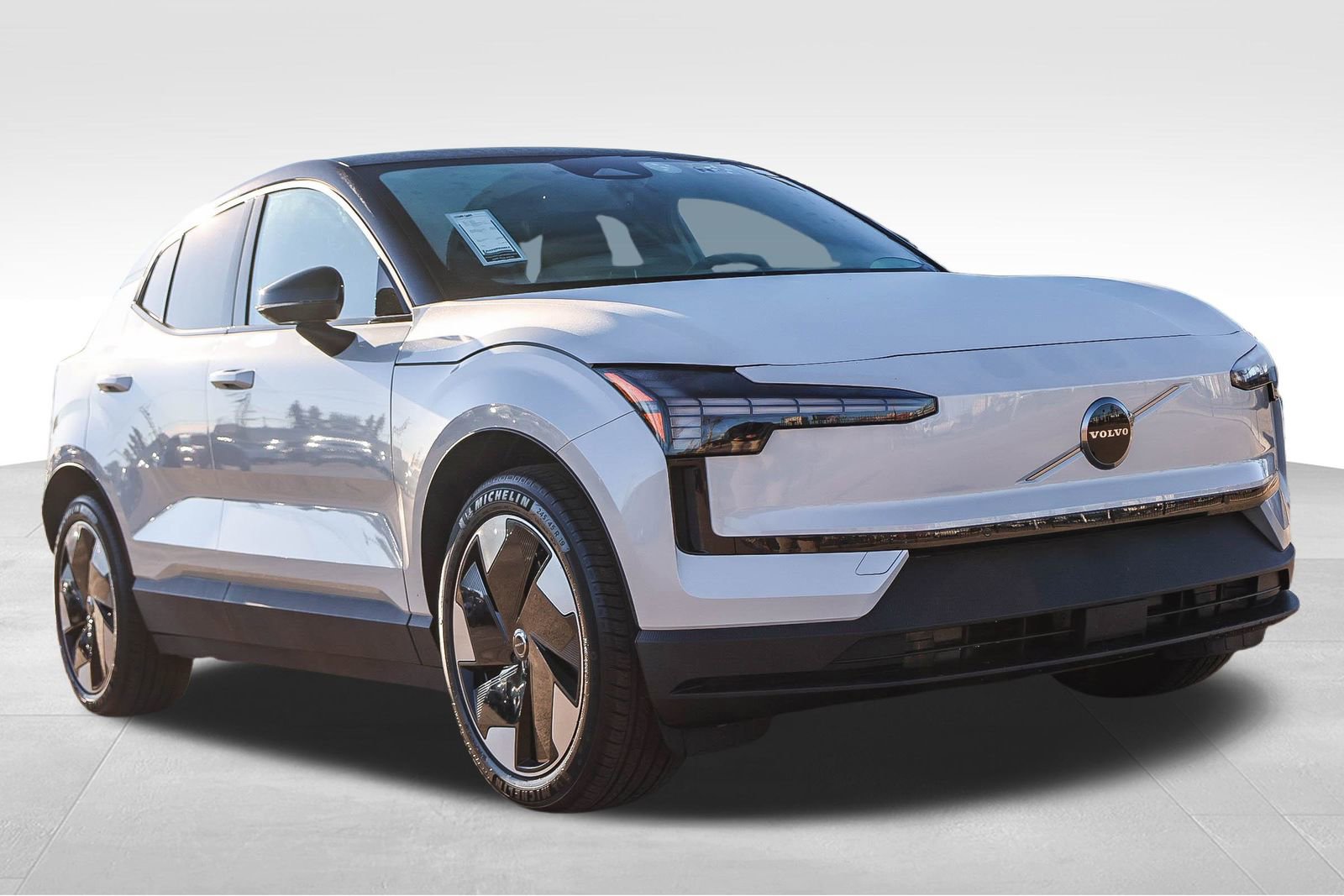 New 2025 Volvo EX30 Plus w/ Protection Package Premier image 3