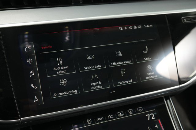 Used 2021 Audi S8 L w/ S8 Executive Package AWD/4WD image 46
