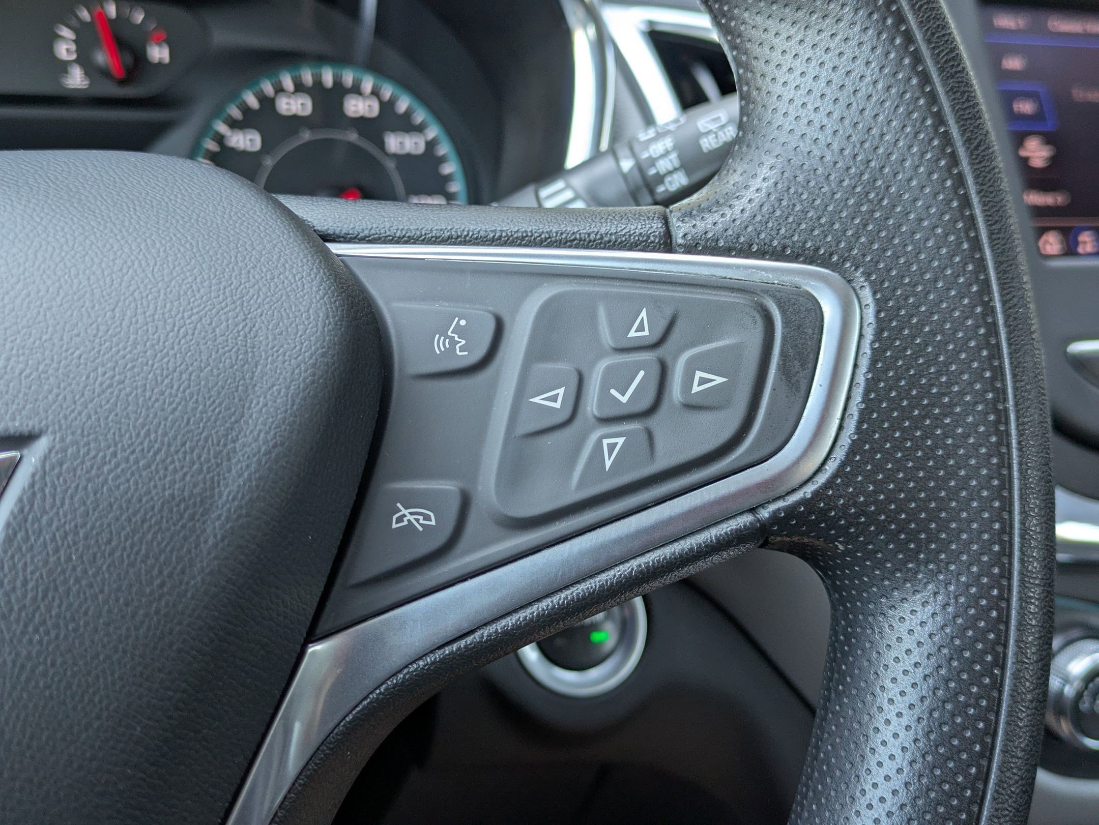 Used 2023 Chevrolet Equinox LS w/ LPO, Cargo Package image 14