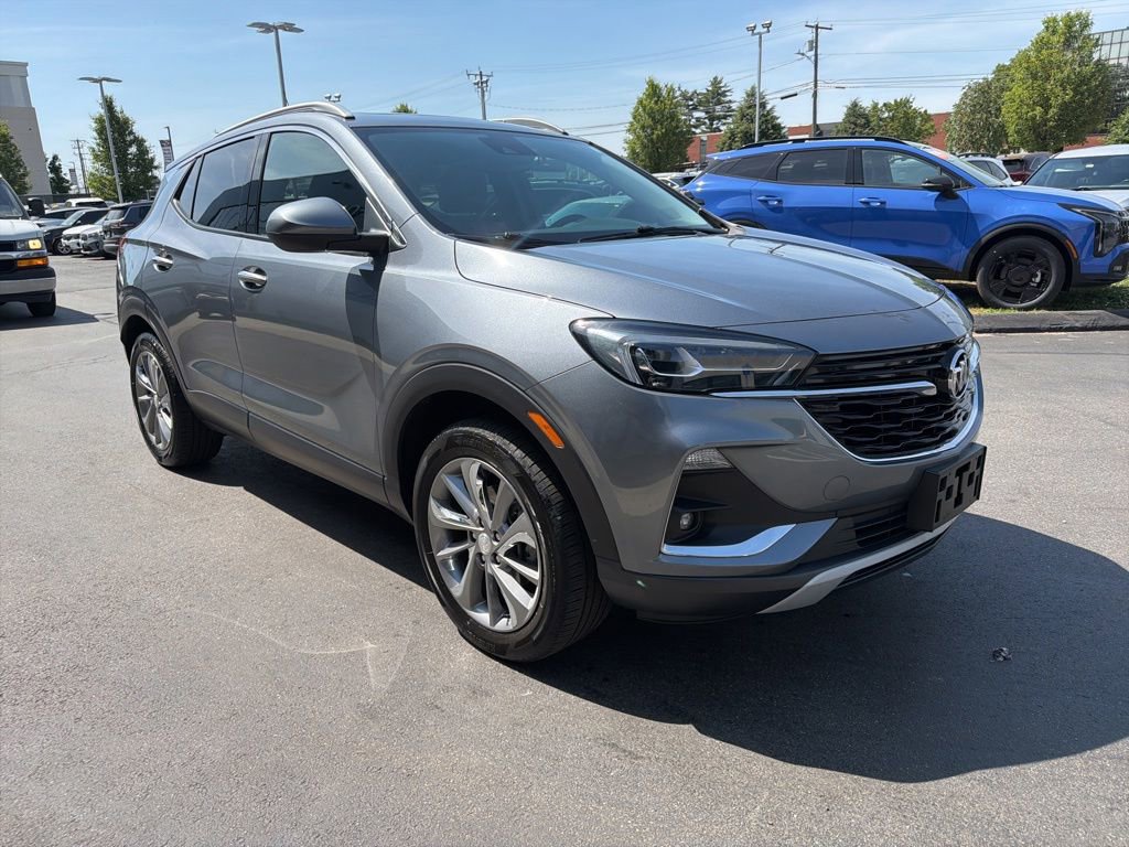 Used 2022 Buick Encore GX Essence w/ Experience Buick Package AWD/4WD image 5