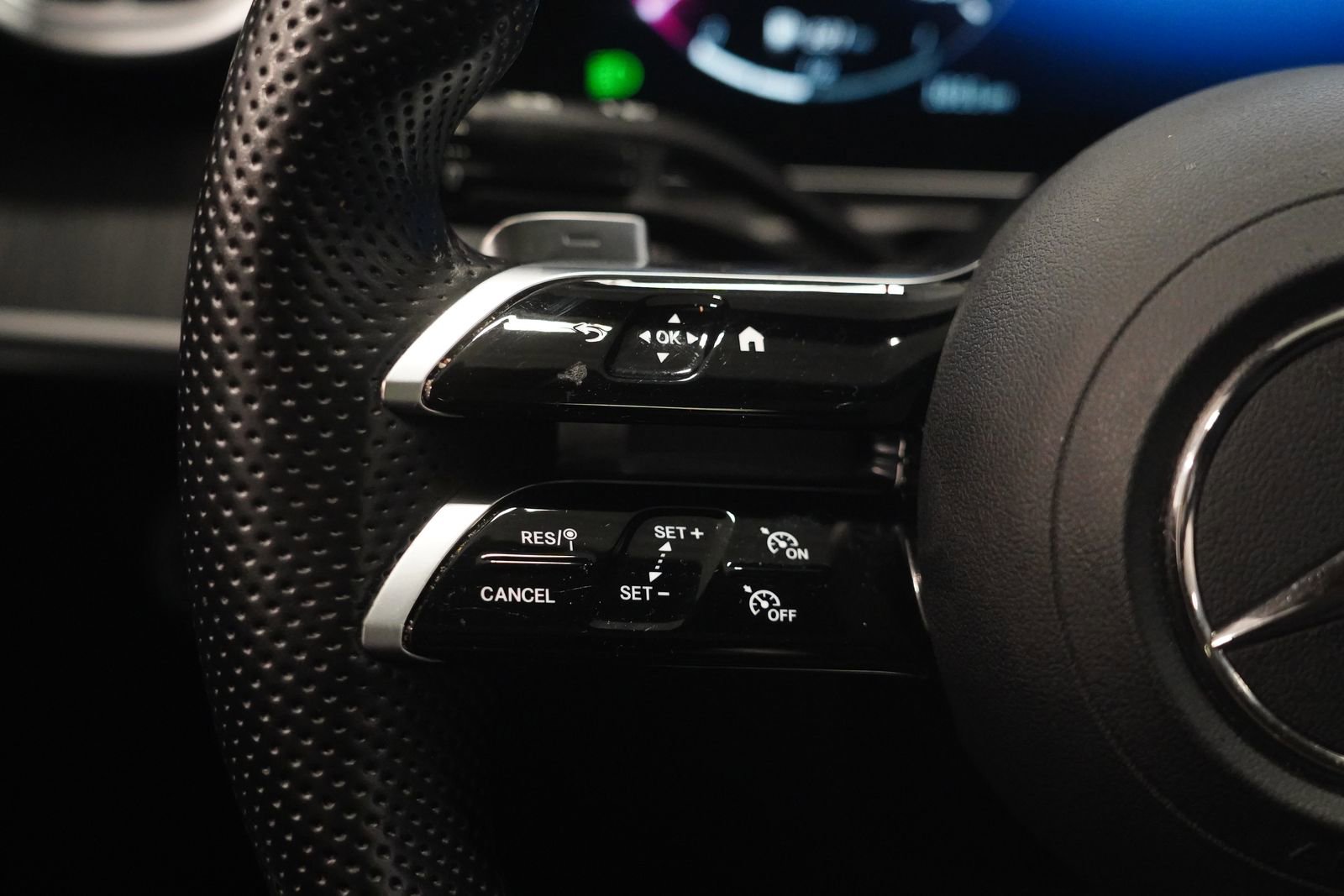 Certified 2022 Mercedes-Benz C 300 4MATIC Sedan image 17