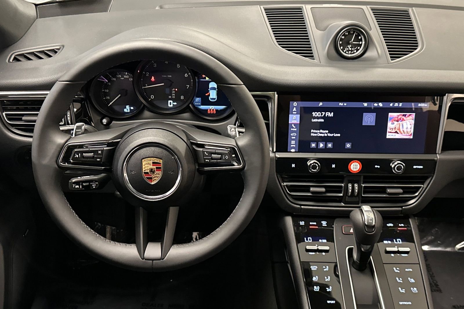 New 2025 Porsche Macan image 15