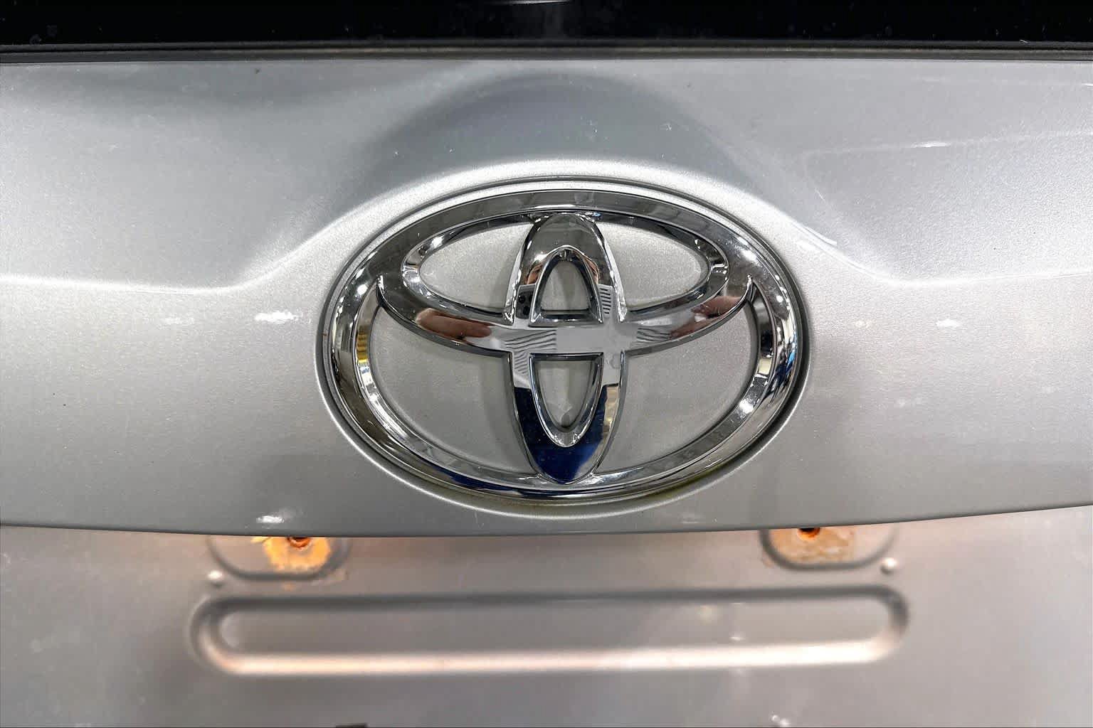 Used 2015 Toyota RAV4 XLE AWD/4WD image 31
