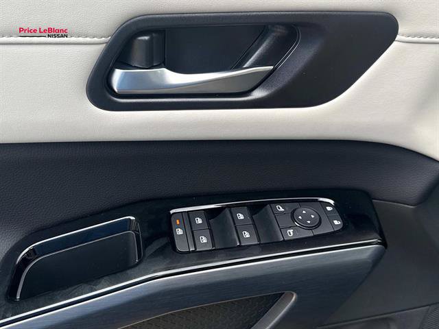 New 2026 Nissan Pathfinder SL FWD image 13