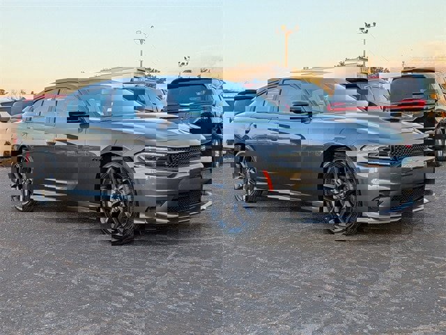 Used 2023 Dodge Charger R/T w/ Plus Group image 2
