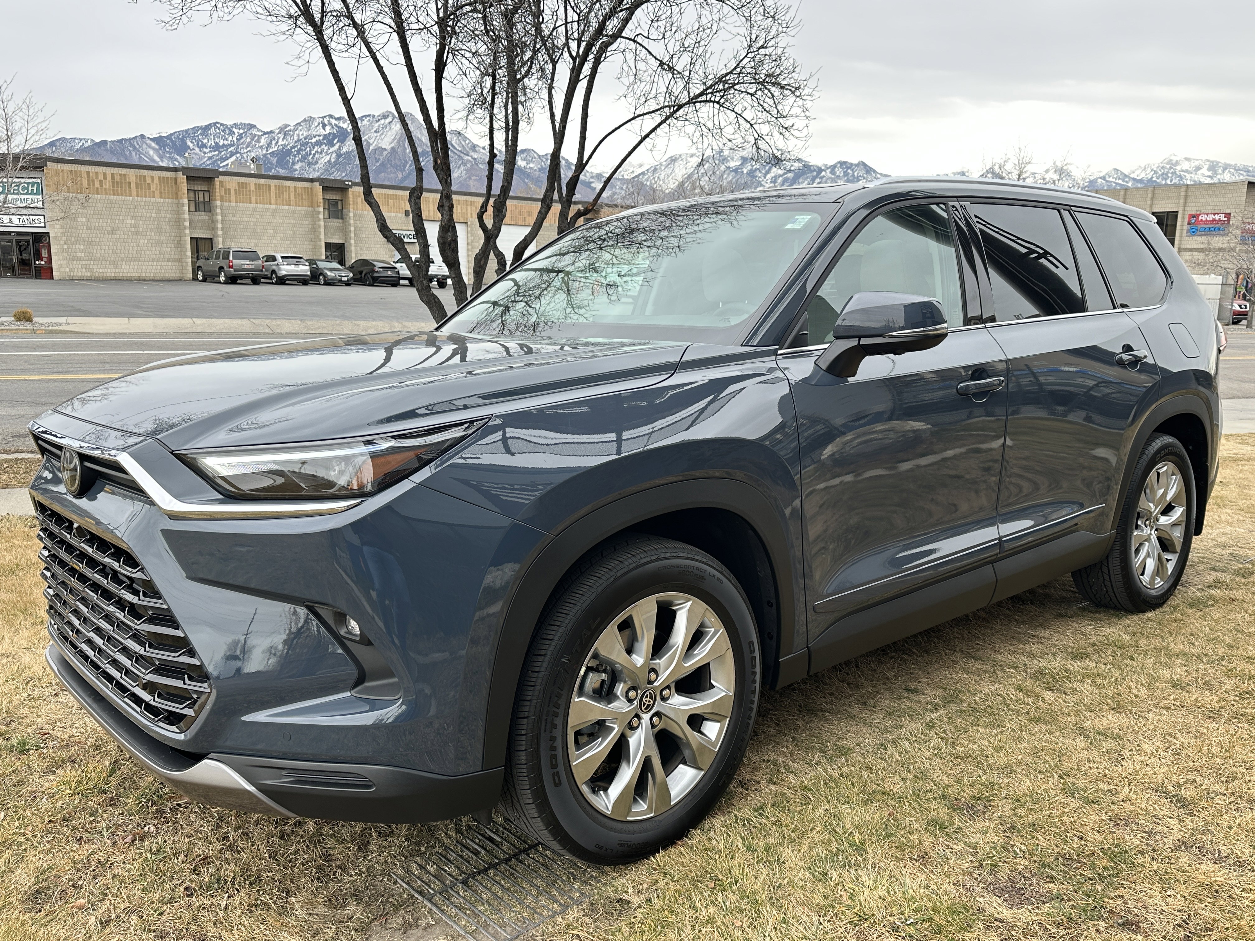 Used 2025 Toyota Grand Highlander AWD image 11