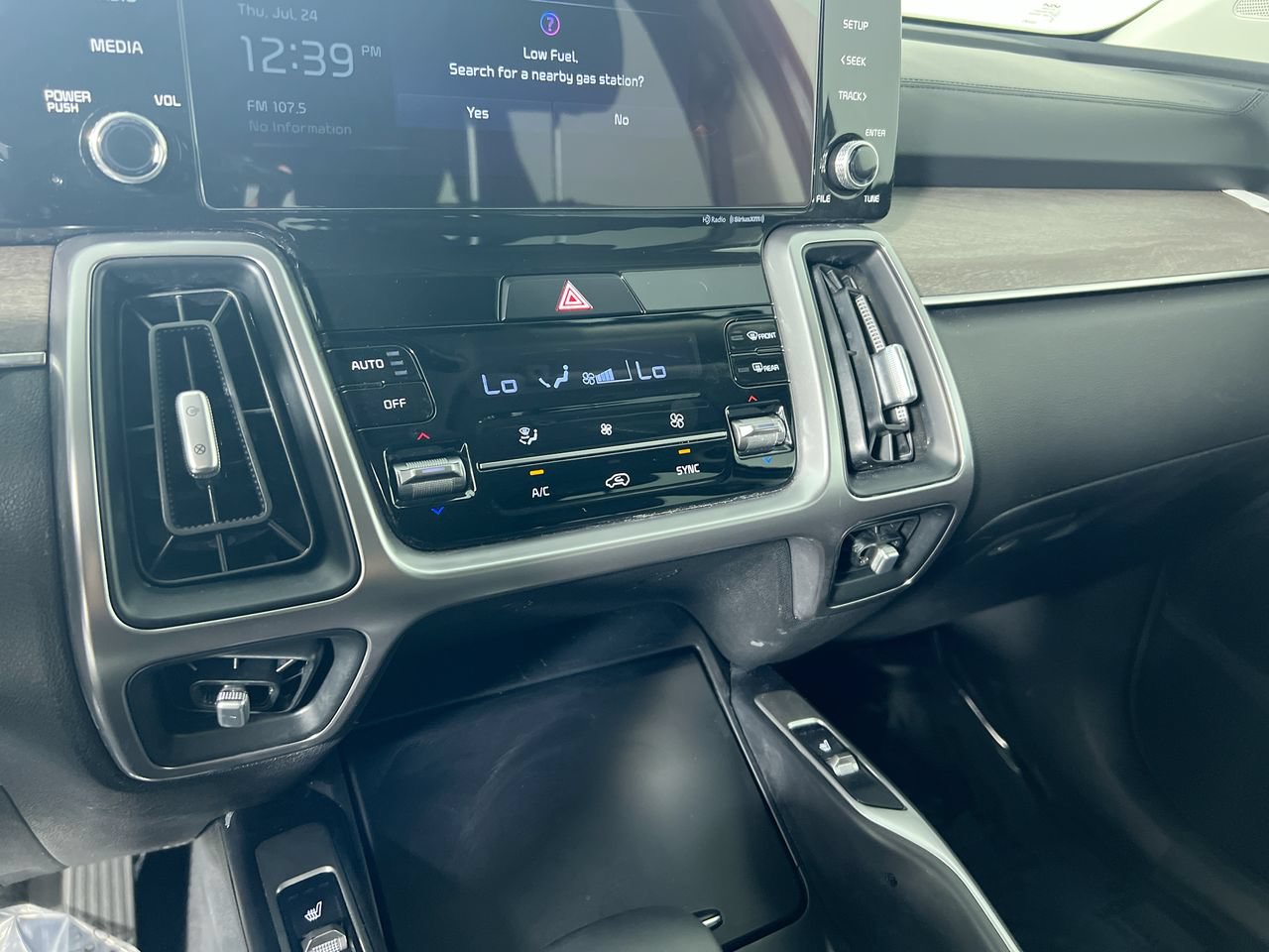Used 2022 Kia Sorento EX w/ Panoramic Sunroof Package FWD image 24