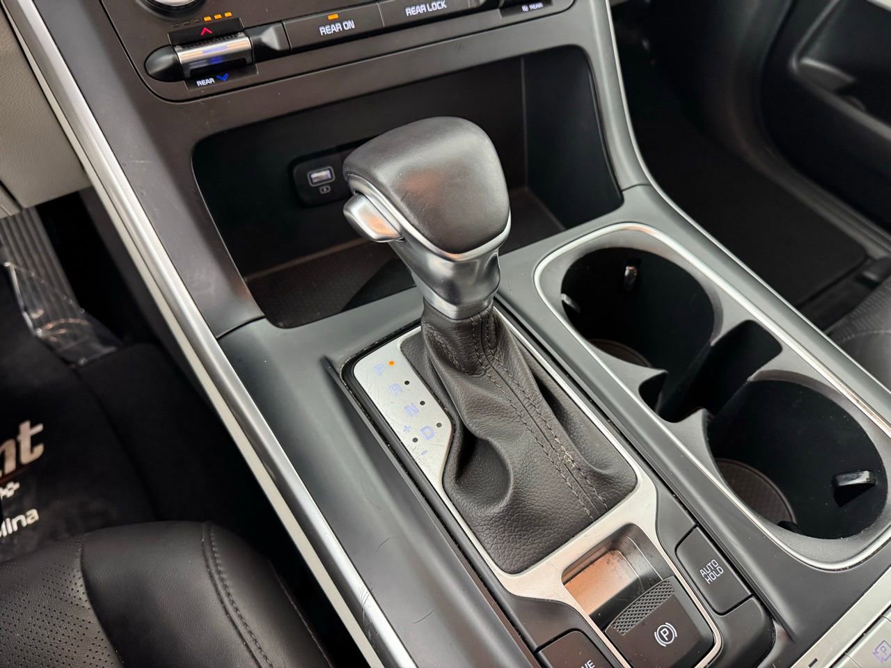 Used 2024 Kia Carnival LX image 19