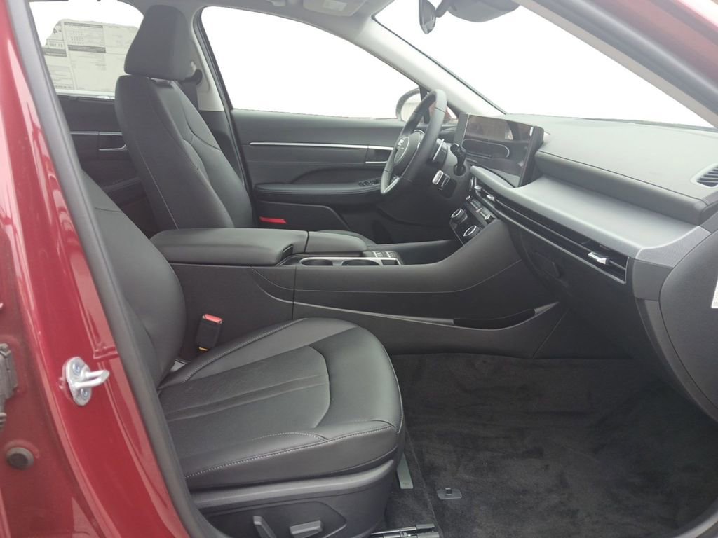 New 2025 Hyundai Sonata Limited image 15