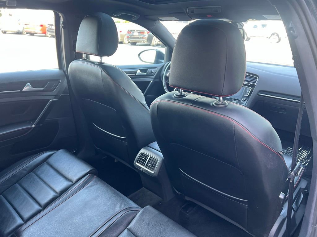 Used 2017 Volkswagen GTI SE FWD image 26