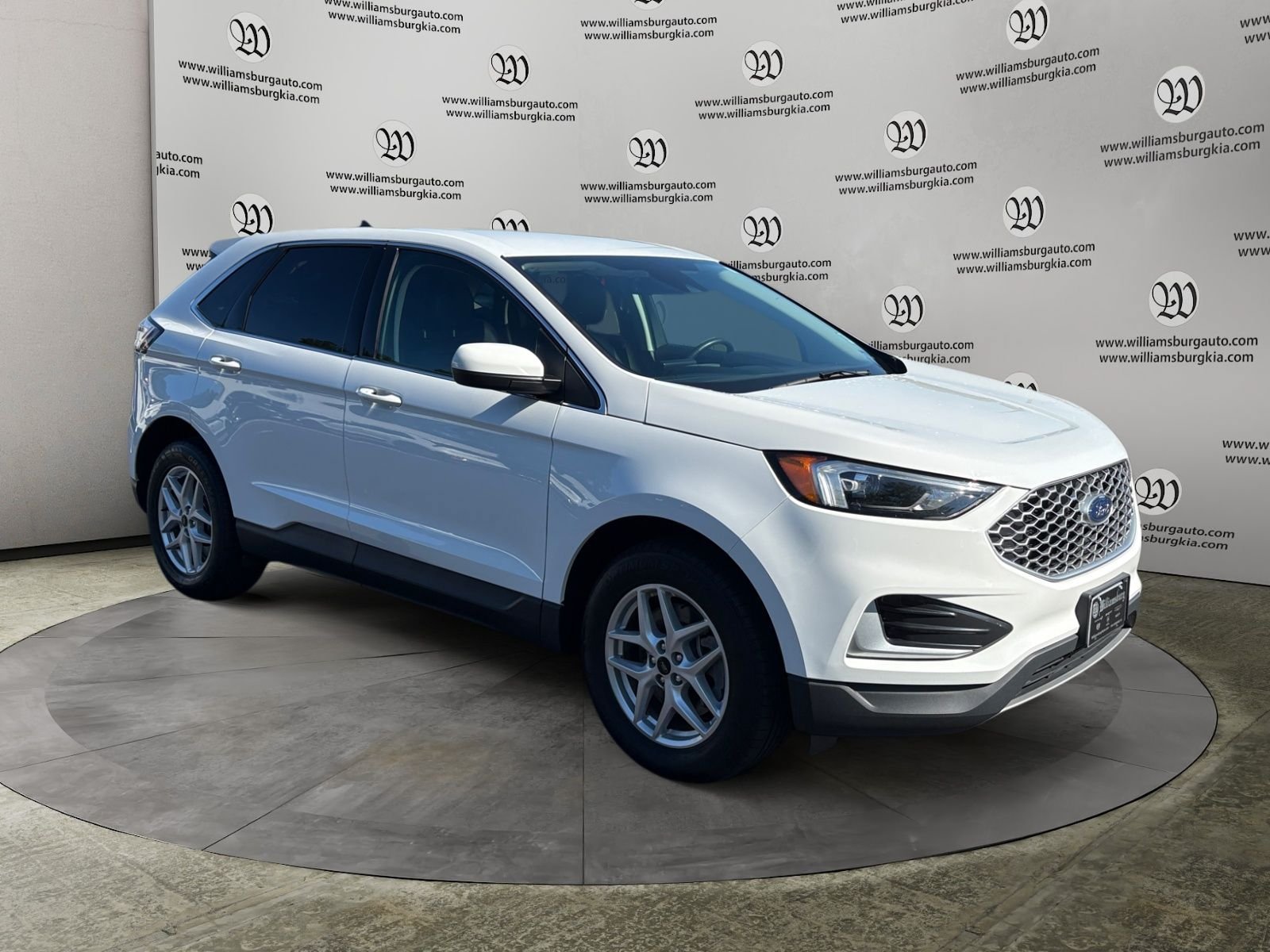 Used 2024 Ford Edge SEL AWD/4WD image 7