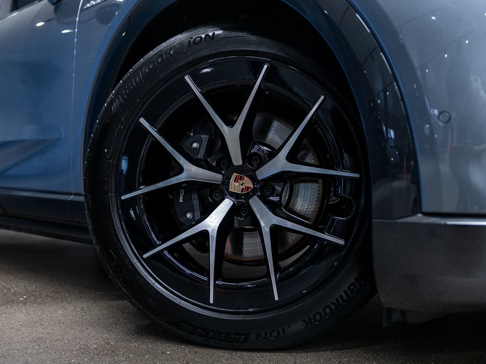 New 2026 Porsche Cayenne Electric AWD/4WD image 17