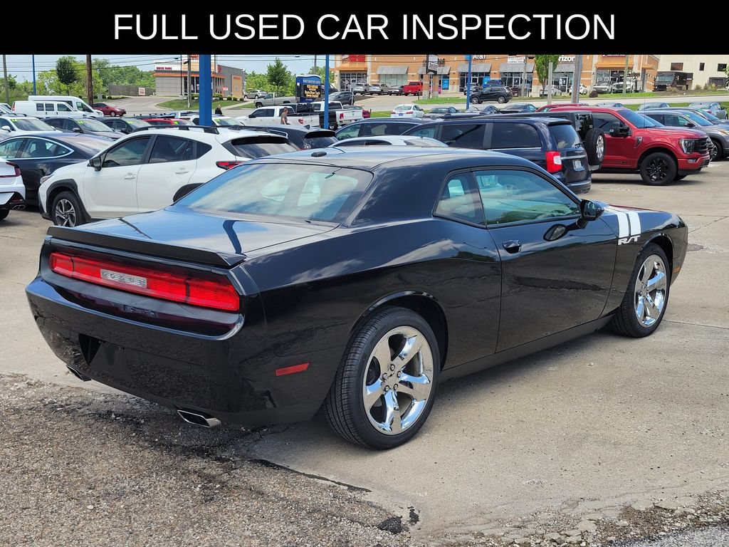Used 2014 Dodge Challenger R/T RWD image 4