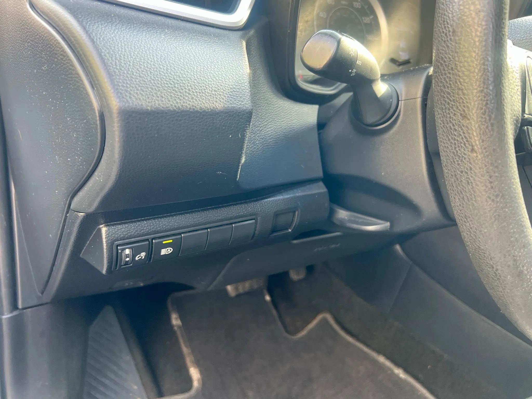 Used 2022 Toyota Corolla LE image 25