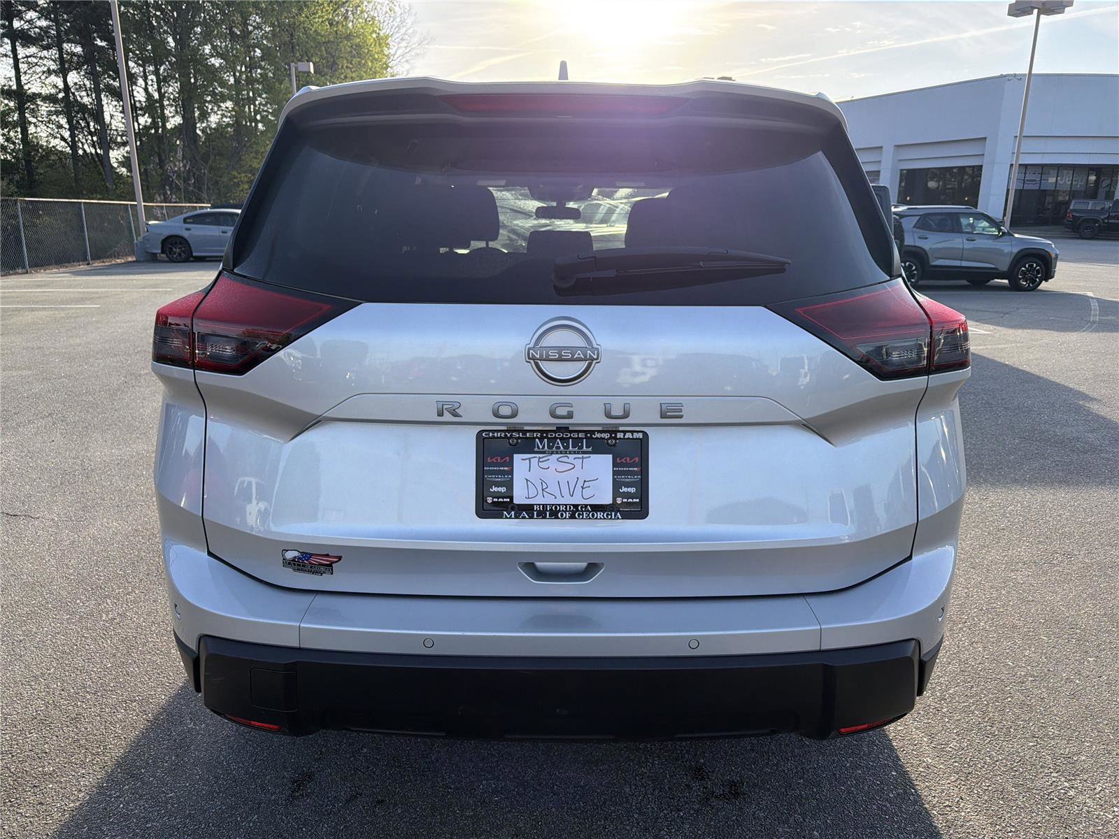 Used 2025 Nissan Rogue SV image 5