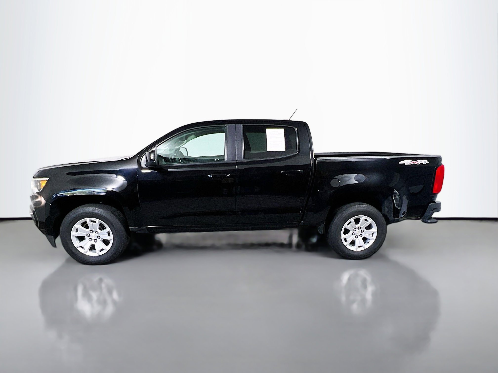 Used 2021 Chevrolet Colorado LT w/ Safety Package AWD/4WD image 9