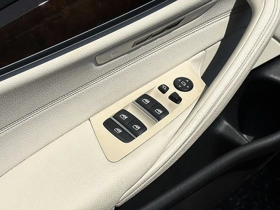 Used 2017 BMW 530i RWD image 15