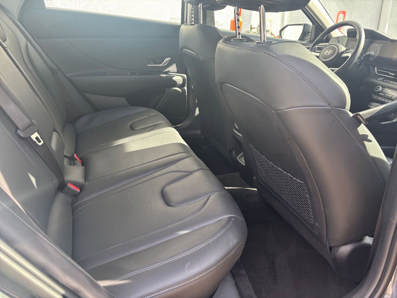 Used 2025 Hyundai Elantra Limited image 40