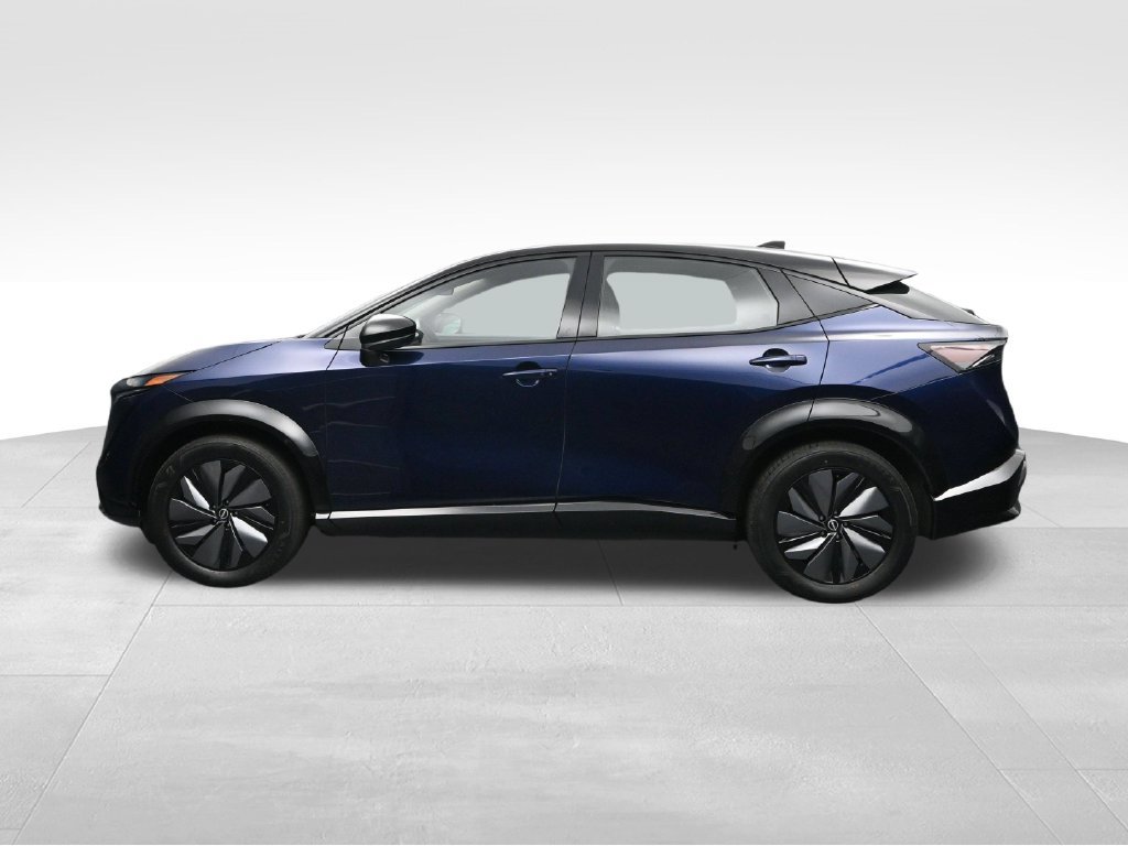 Used 2023 Nissan Ariya AWD image 2
