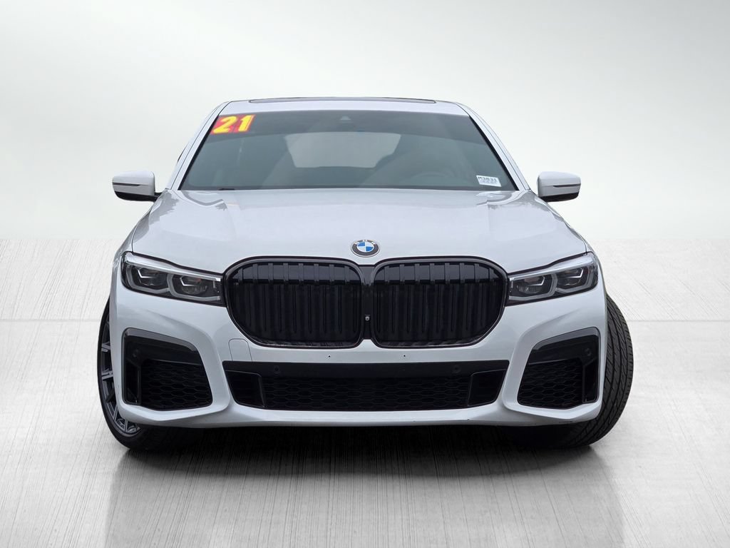 Used 2021 BMW 740i w/ M Sport Package RWD image 2