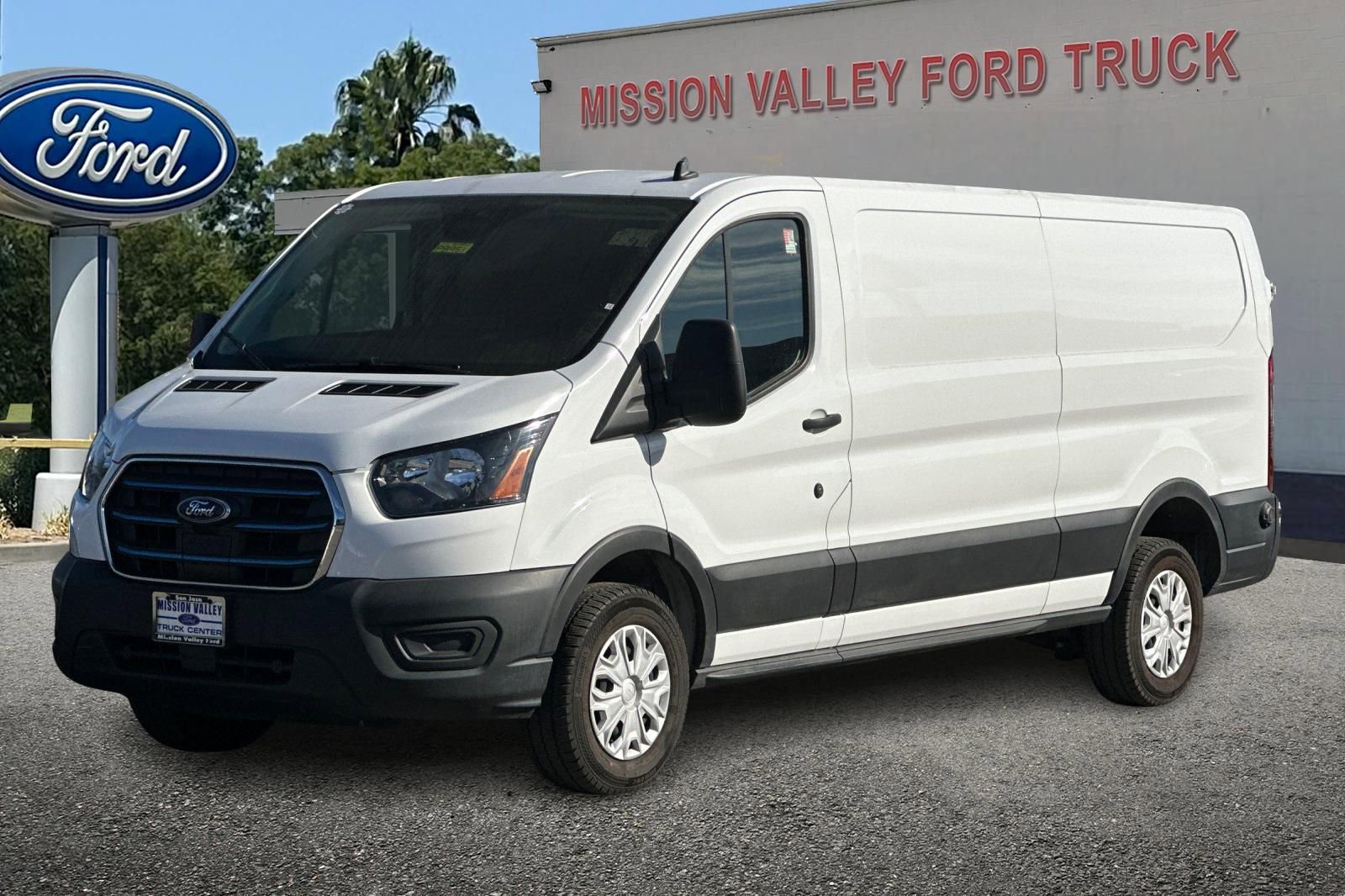 Used 2022 Ford E-Transit Low Roof image 8