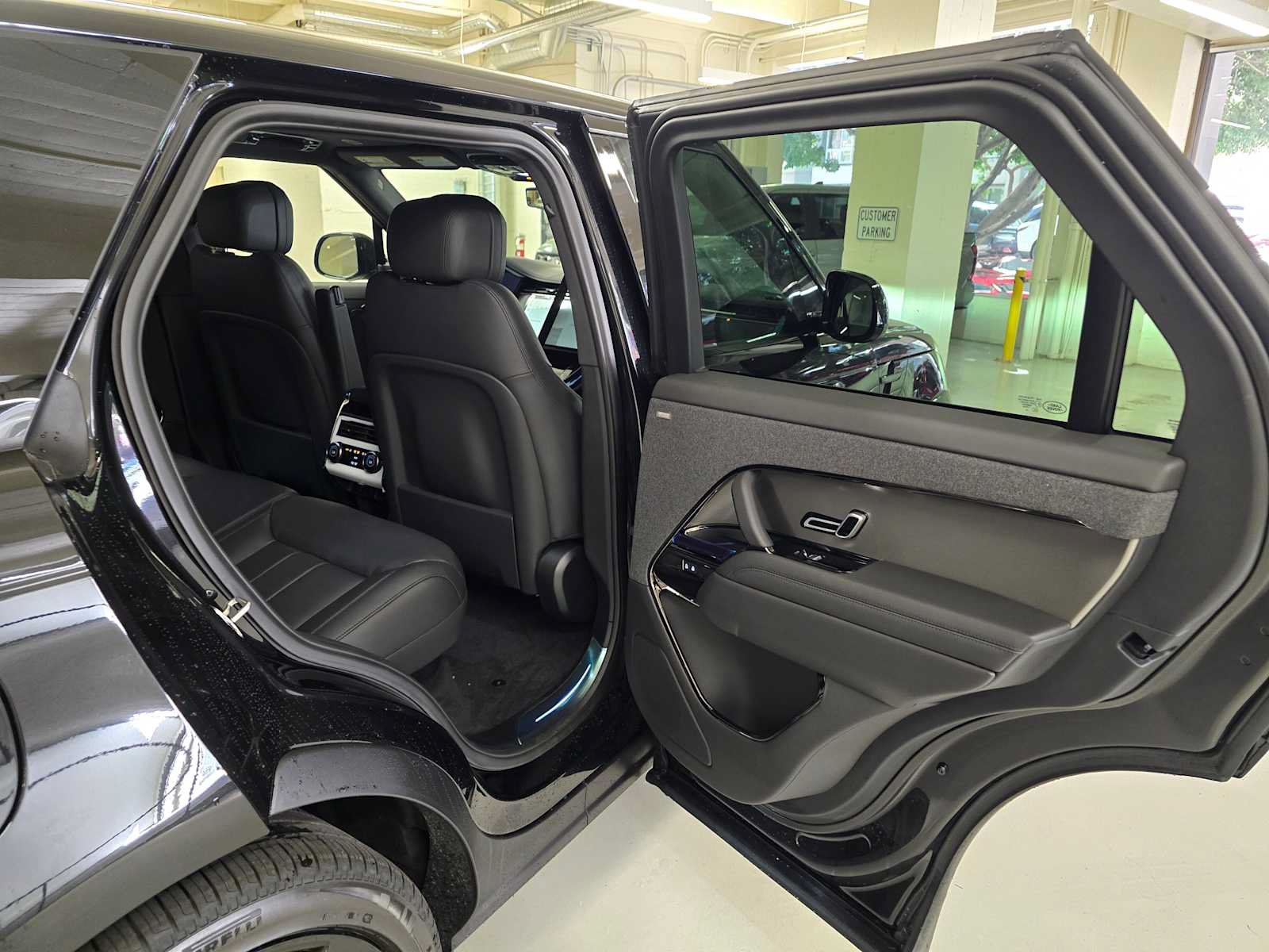 New 2026 Land Rover Range Rover Sport Dynamic SE AWD/4WD image 14