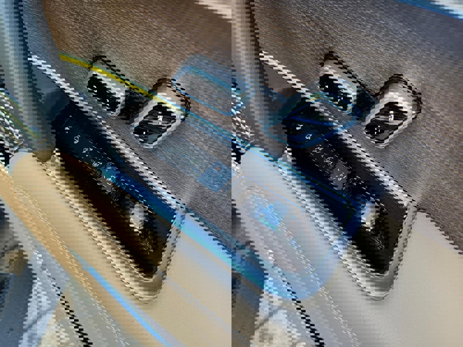 Used 2024 Land Rover Range Rover Long Wheelbase Autobiography image 61