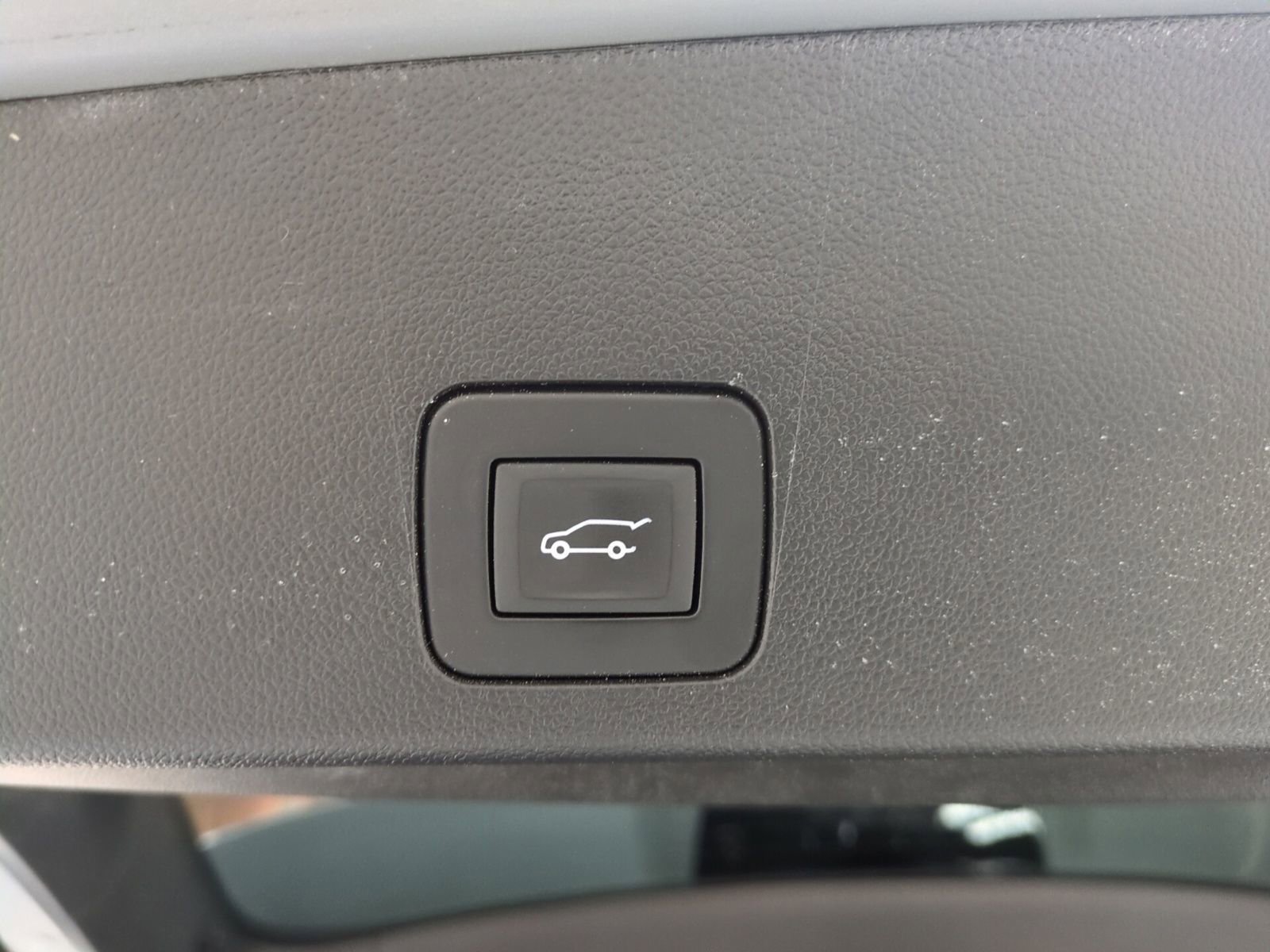 Used 2024 Buick Encore GX Avenir w/ Avenir Technology Package AWD/4WD image 13