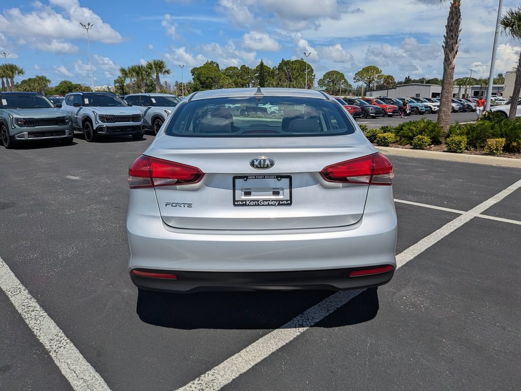 Used 2017 Kia Forte LX FWD image 8