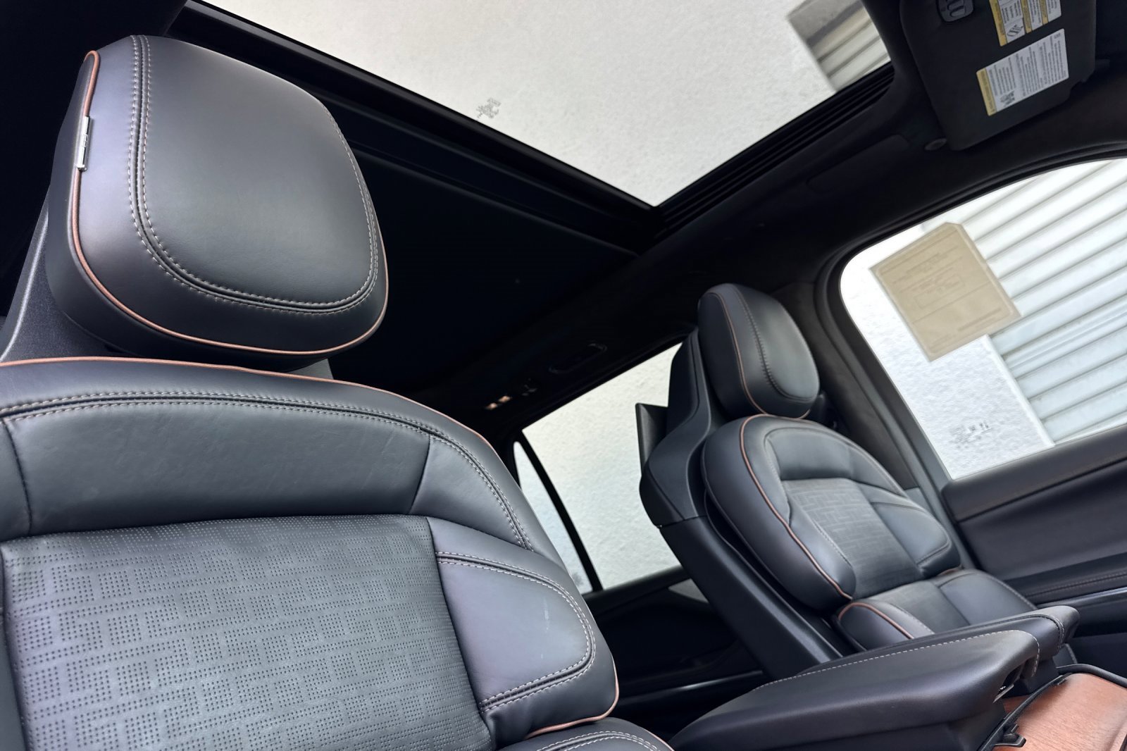 New 2025 Lincoln Navigator Black Label image 17