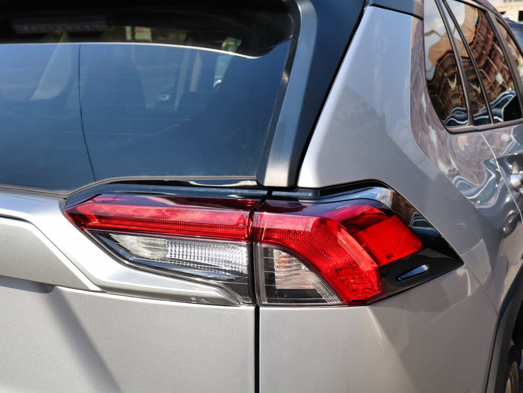Used 2022 Toyota RAV4 XLE w/ Convenience Package AWD/4WD image 22