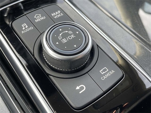 Used 2024 Nissan Armada SV image 11