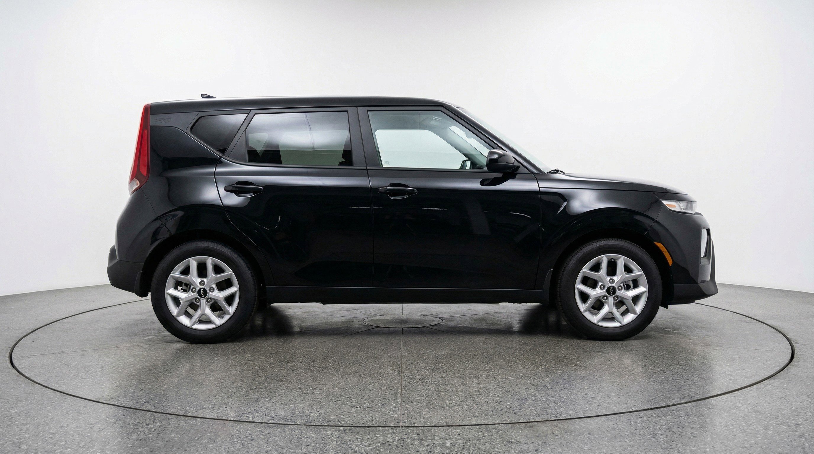 Used 2025 Kia Soul LX w/ LX Technology Package image 11