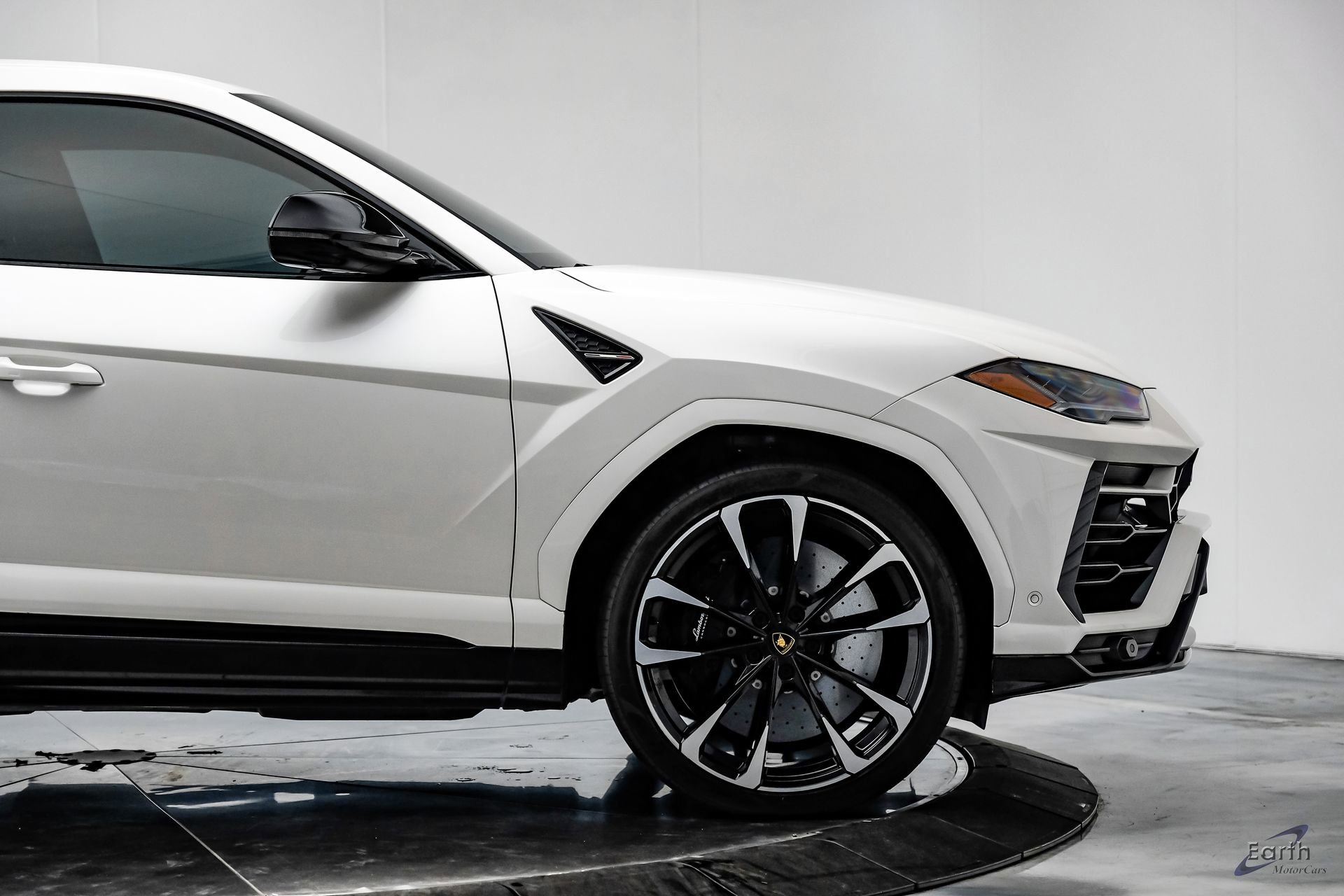 Used 2022 Lamborghini Urus AWD/4WD image 23