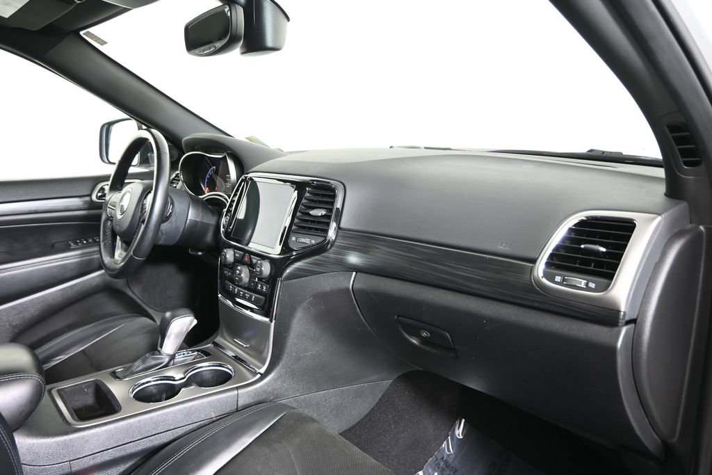 Used 2020 Jeep Grand Cherokee Altitude AWD/4WD image 14